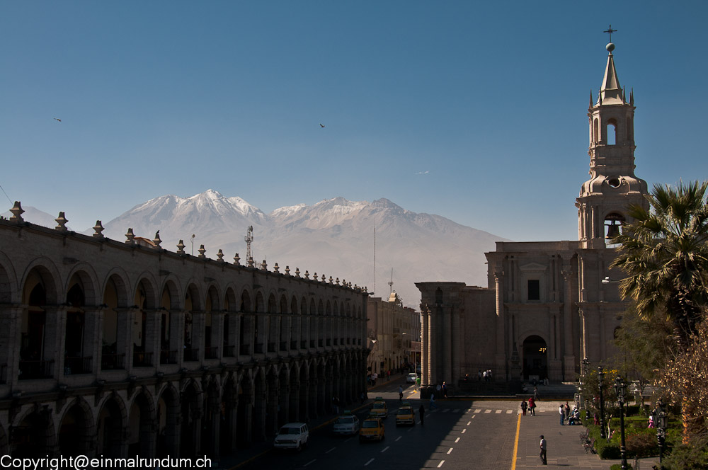 IM INKA-BUS NACH AREQUIPA