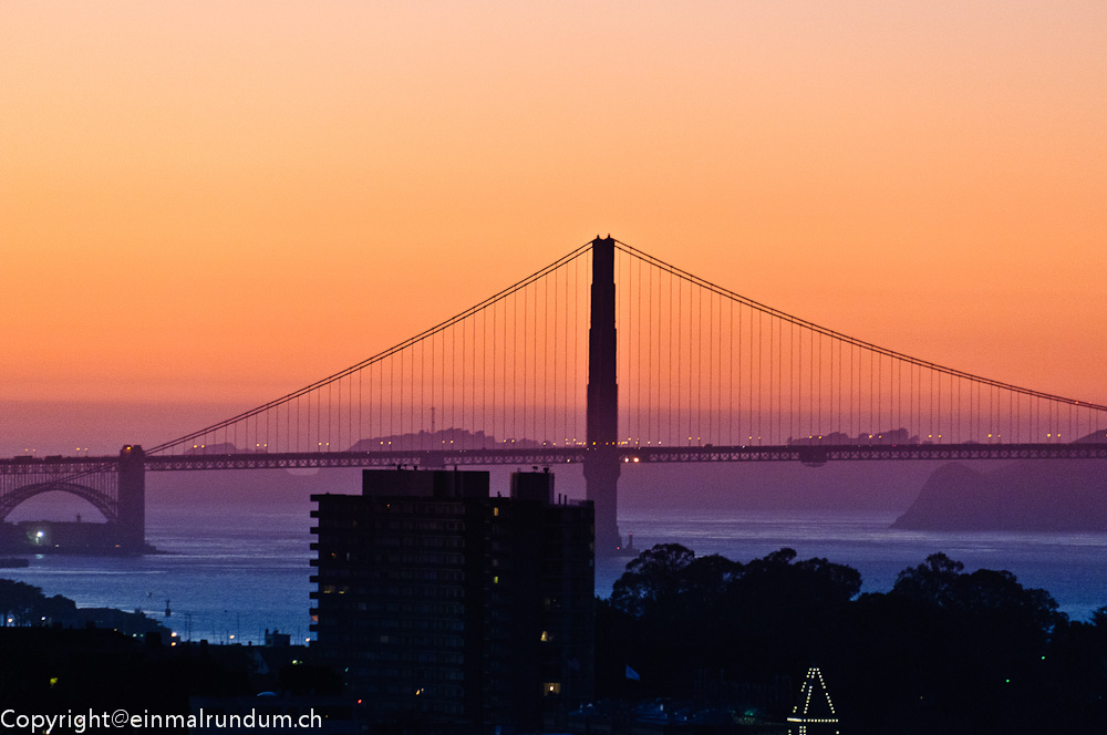 SIGHTSEEING IN SAN FRANCISCO